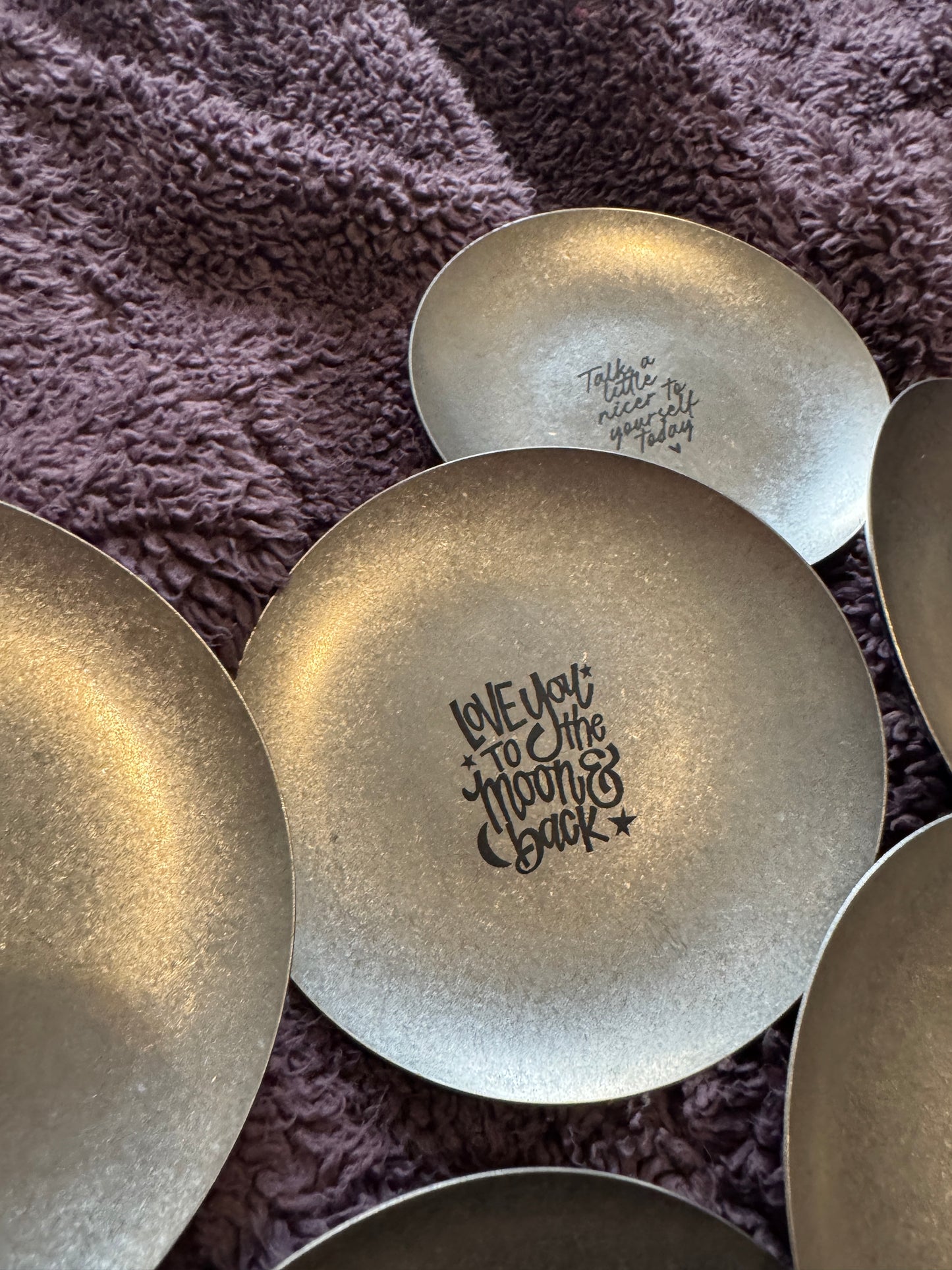 Thoughtful metal trinket tray