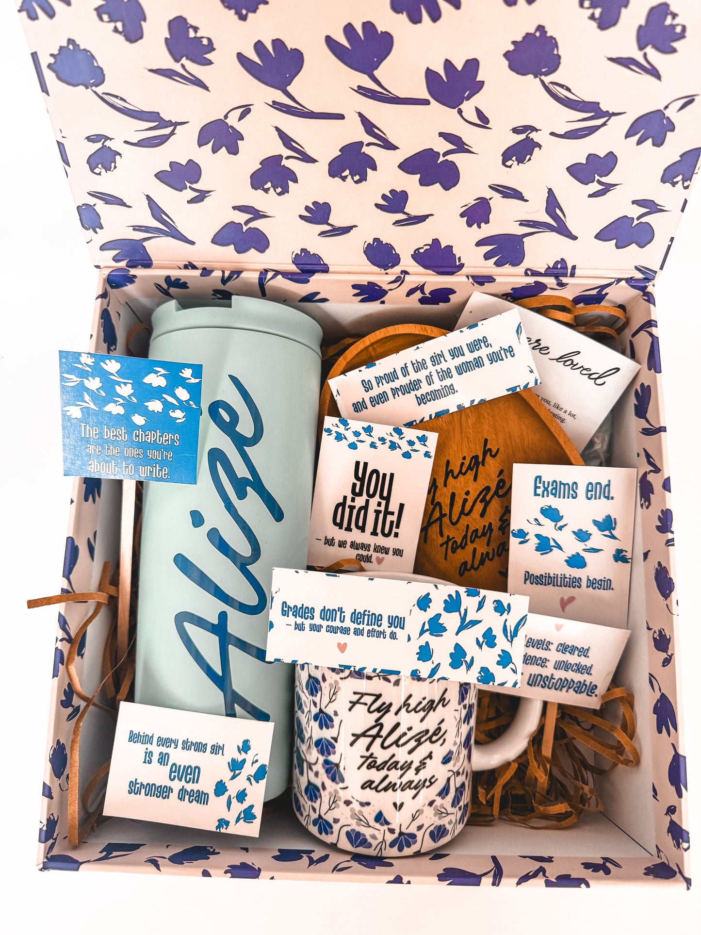 Congratulations! box with 3 elements